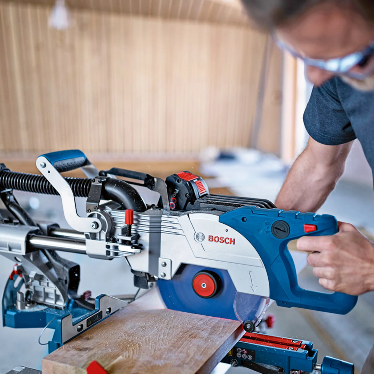 Troncatrice a batteria Bosch GCM 18V-216 DC