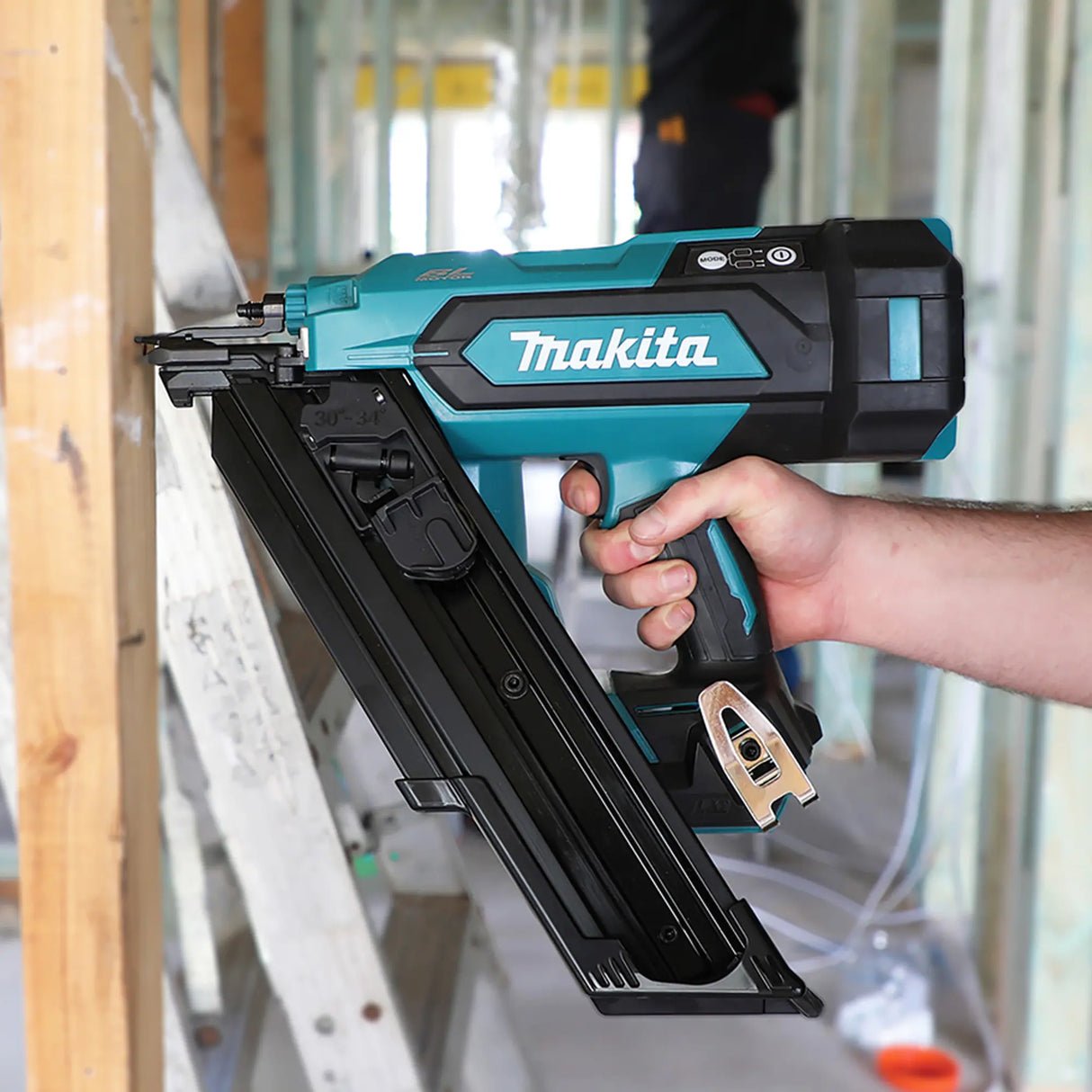 Chiodatrice pneumatica Makita DBN900ZK 18V