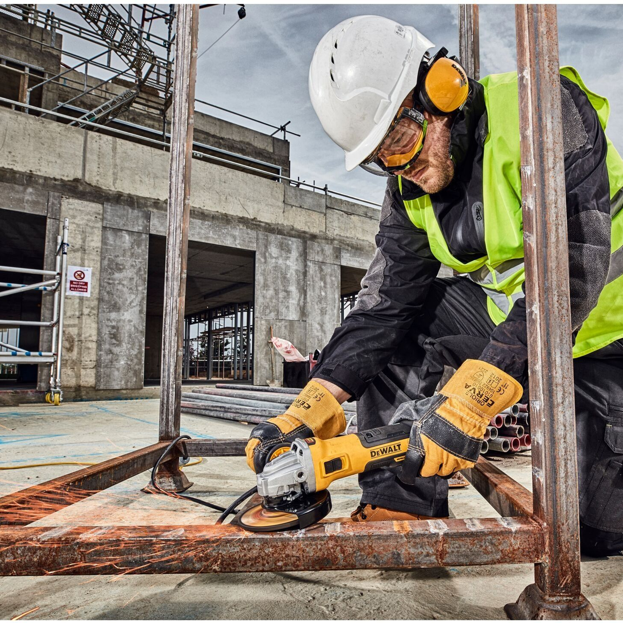 DWE4357-QS - Grinder Dewalt DWE4357-QS Brushless 125mm 1700W - Image 3