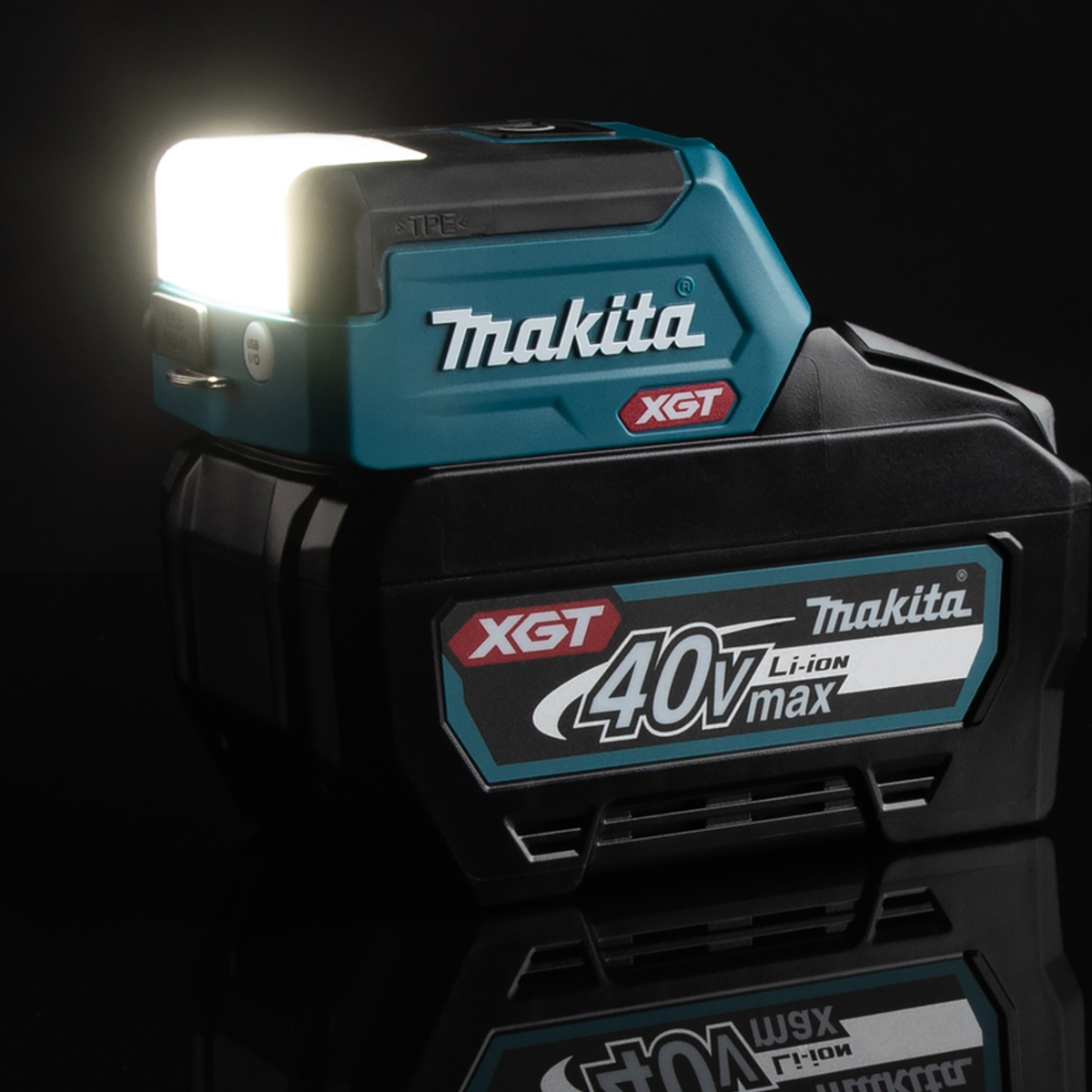 ML011G01 - LED Flashlight Makita ML011G01 with XGT 40V USB Output - Image 12