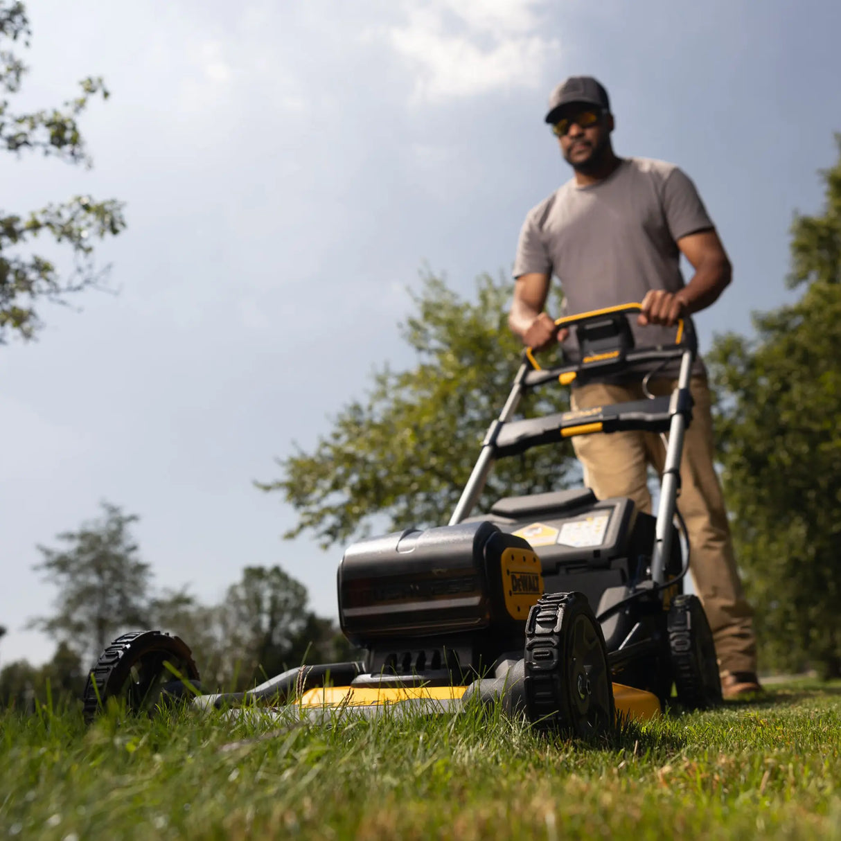 Rasaerba a spinta Dewalt DCMWP134N-XJ 18V