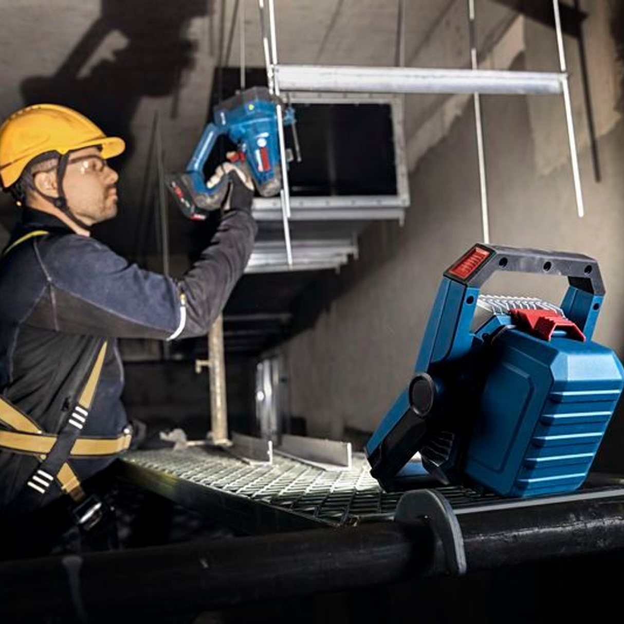 06014A8100 - Construction site light Bosch GLI18V-3000 PRO 18V - Image 20