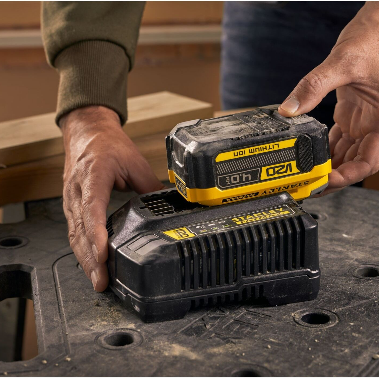 SFMCB204-XJ - Battery Stanley FatMax V20 18V 4Ah - Image 3