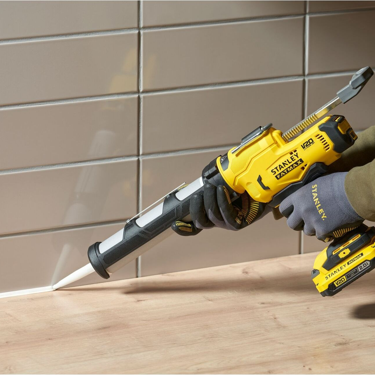 SFMCE600B-XJ - Silicone Gun Stanley FatMax SFMCE600B-XJ 18V - Image 3