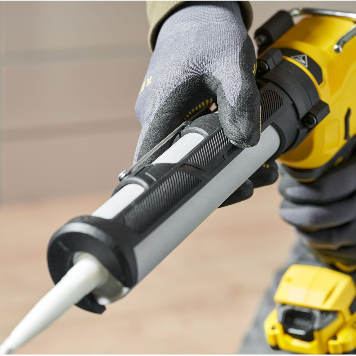 SFMCE600B-XJ - Silicone Gun Stanley FatMax SFMCE600B-XJ 18V - Image 9