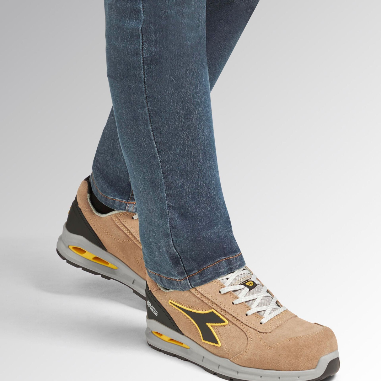 701.182528-C8704 - Safety Shoes Diadora RUN A.BOX LOW S3S - Image 2